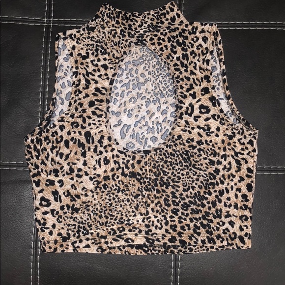 Cheetah print crop top 🐯 - Picture 3 of 3